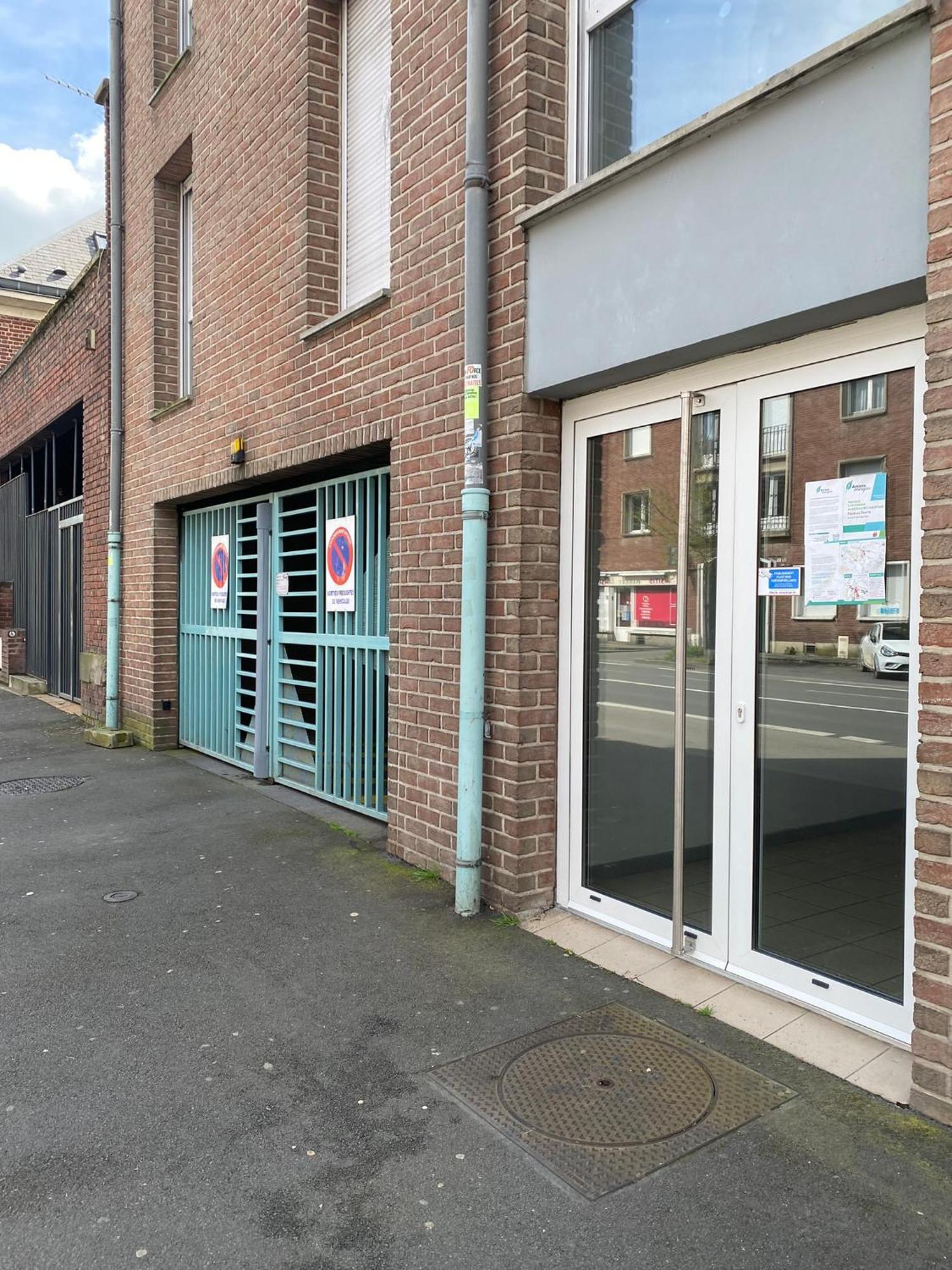 2 Chambres Hyper Centre Avec Place De Parking Et Wifi Amiens Exterior foto